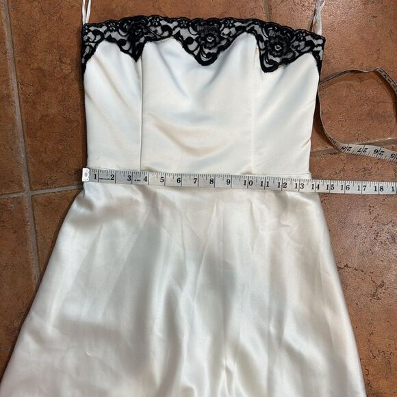 Jessica McClintock Gunne Sax Vintage Ivory Satin Elegant Strapless with Lace 5/6 - Picture 9 of 10